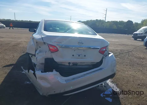 2016 Nissan Altima 2.5 S z USA, uszkodzony, nr VIN 1N4AL3AP5GC278657